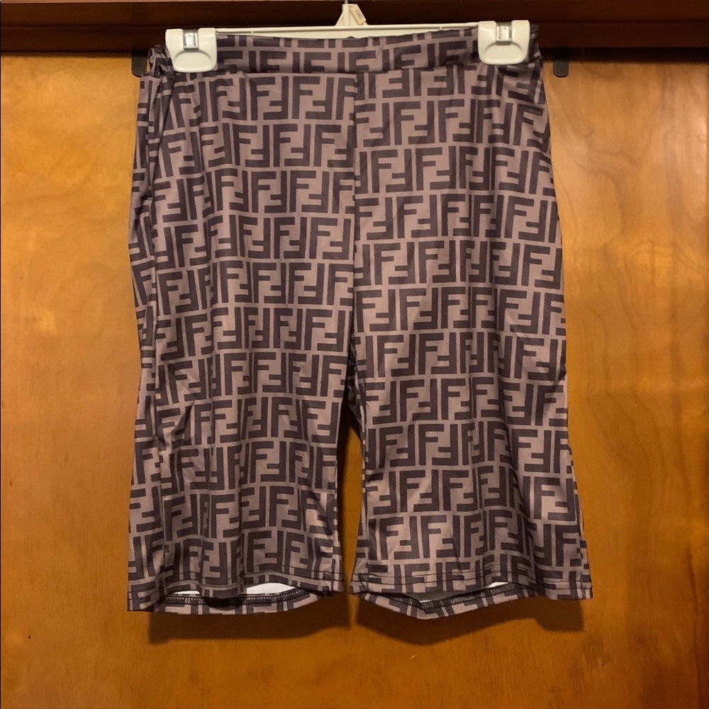 NWOT No Label Size S Tan and Brown Shorts